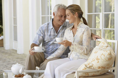 Почему мужчины в возрасте так любят молоденьких